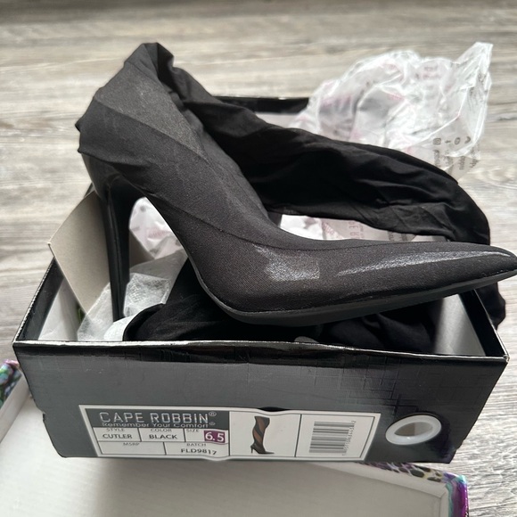 Cape Robbin Women's Black High Heels - Picture 1 of 2